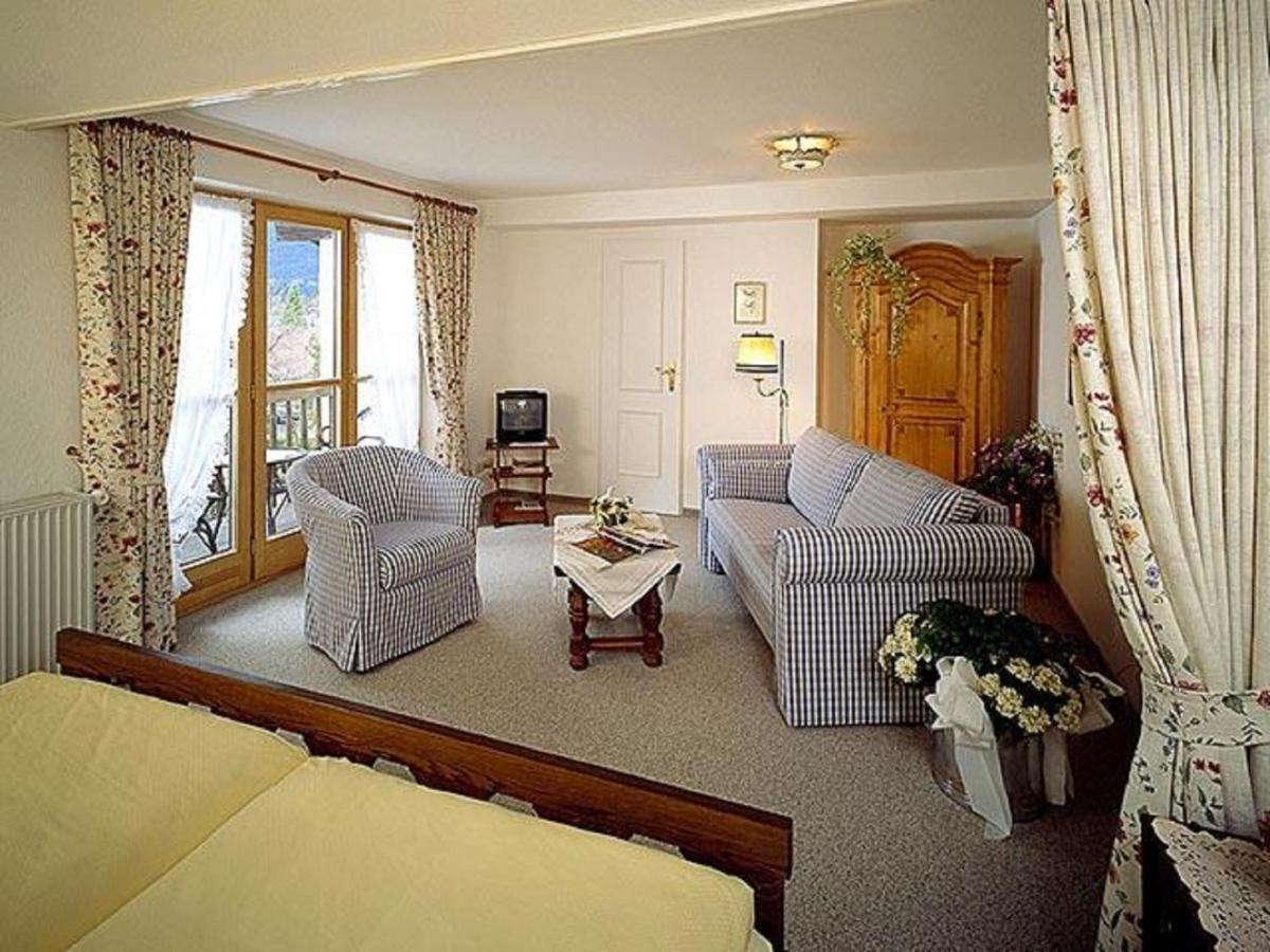 Gaestehaus Antonia Гармиш-Партенкирхен Экстерьер фото